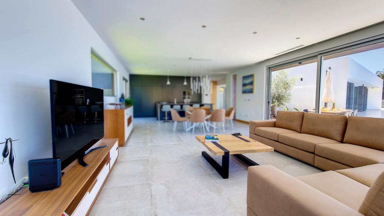 Villa Blue Horizon By Lovelystay Tabua  エクステリア 写真